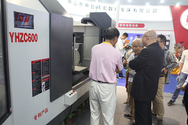 華亞數(shù)控新品雙頭臥深圳發(fā)布現(xiàn)場(chǎng) 華亞數(shù)控新品雙頭臥深圳發(fā)布現(xiàn)場(chǎng)